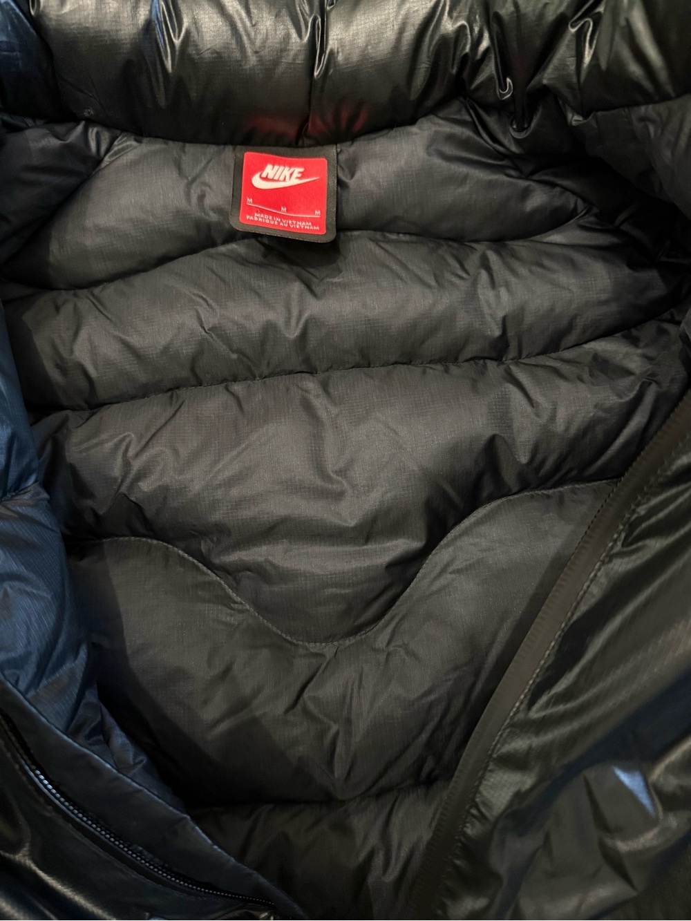 Nike Tech Bubble Puffer Coat with White Reflective Piping - Picture 5 of 7